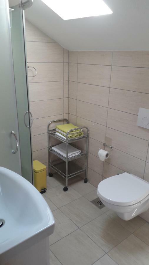 Apartmani Zilic Dugi Rat Esterno foto